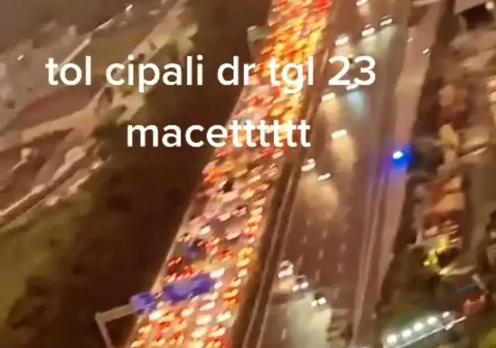 Viral Video Horor Kemacetan...