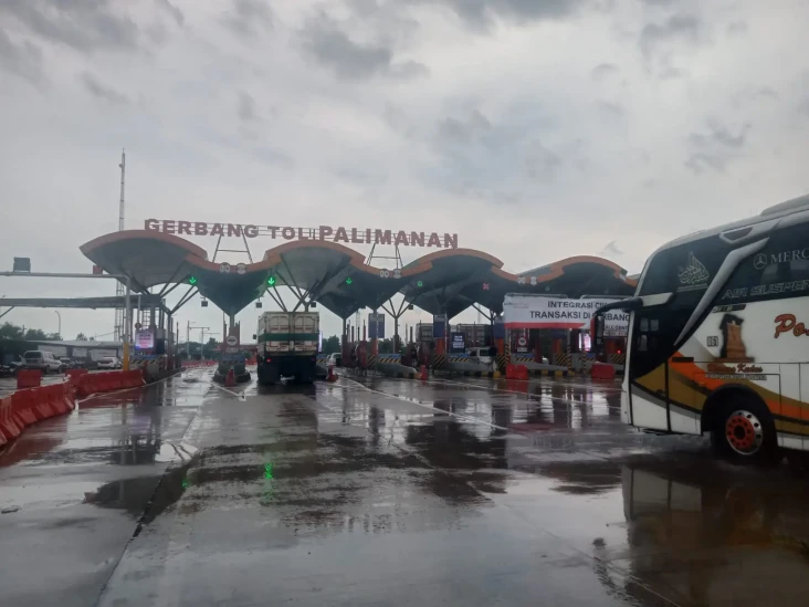 Volume Lalu Lintas di...