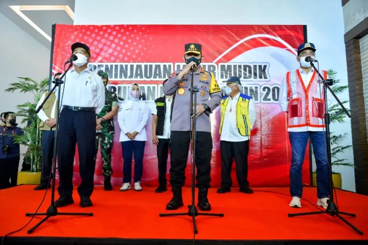 Tinjau Pelabuhan Merak,...