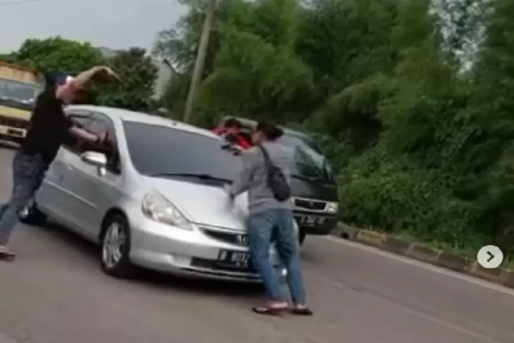 Ditodong Pistol Polisi...