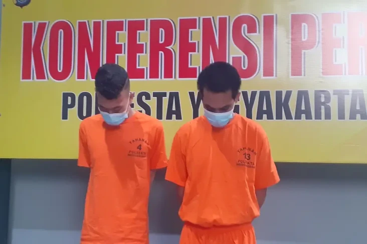 Penampakan 2 dari 3...