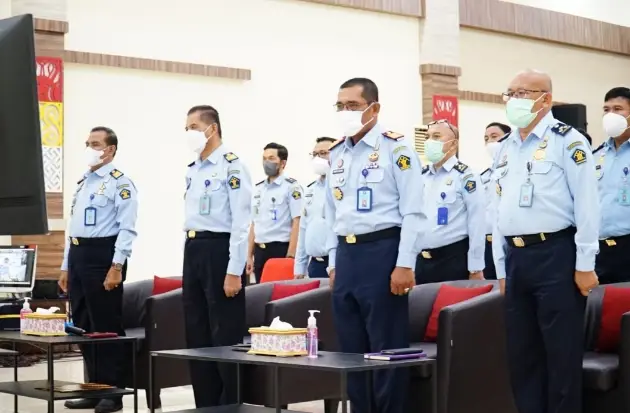 ASN Kemenkumham Salurkan...