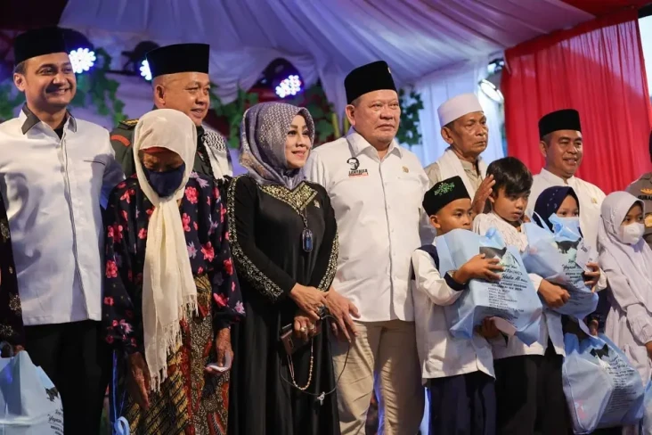 Hadiri Santunan di Ponpes...