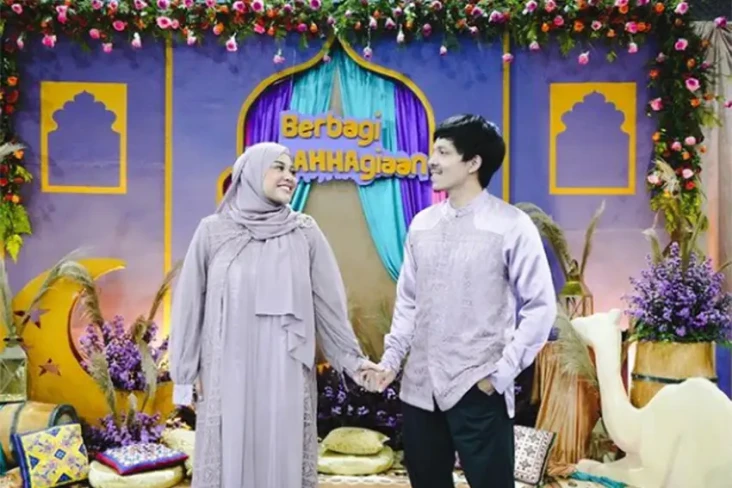 4 Artis Bagi-Bagi THR...