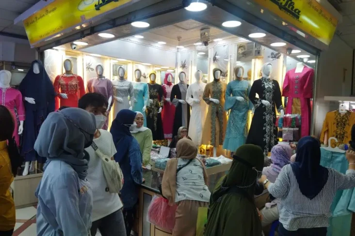 Jelang Lebaran, Omzet...