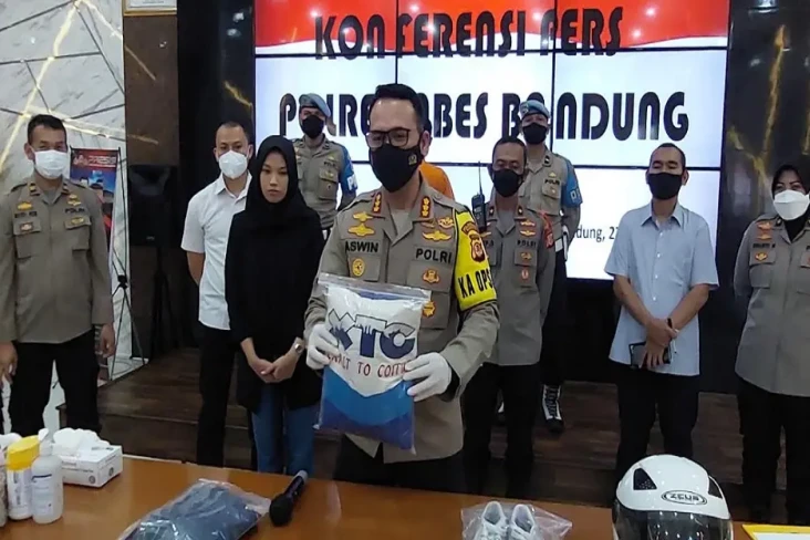 Polisi Bekuk 4 Anggota...