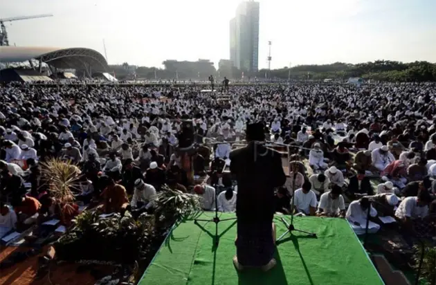 Lapangan Karebosi-Pelataran...