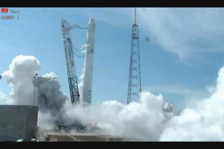 Roket Falcon 9 Andalan...