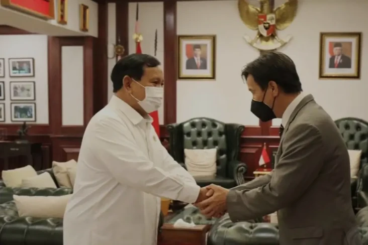Menhan Prabowo Terima...