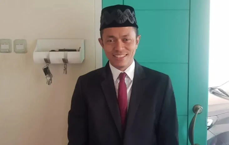 Berlebaran Tidak dengan...