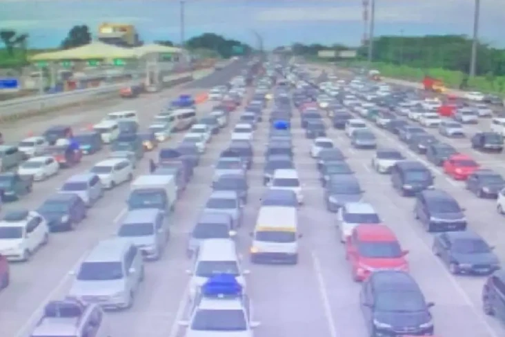 Horor! Gerbang Tol Cikampek...