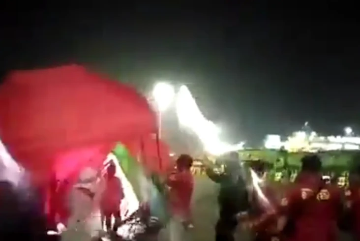 Hujan Disertai Angin...