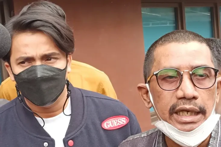 Bawa Barang Bukti, Billy...