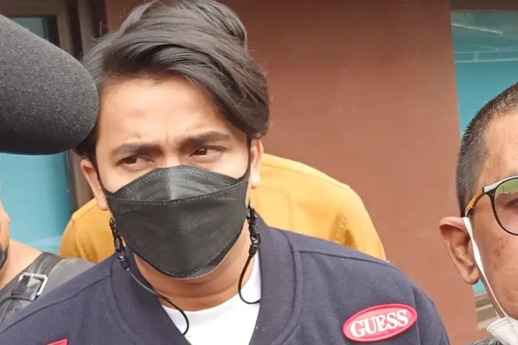 Uang Billy Syahputra...