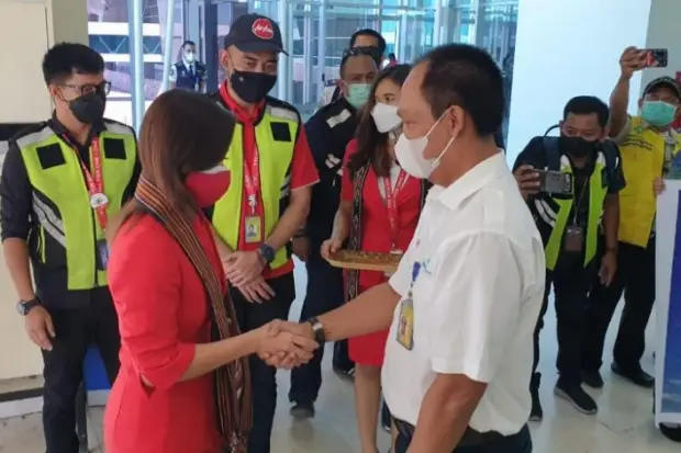 AirAsia Resmi Layani...