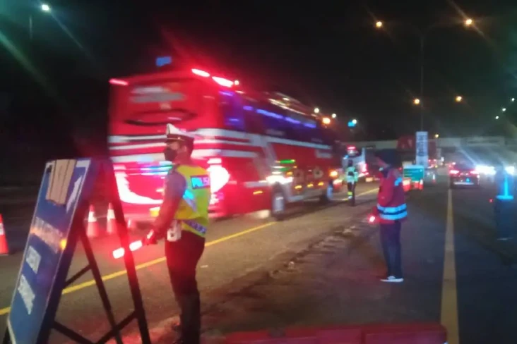 Pemudik Menumpuk, Polisi...