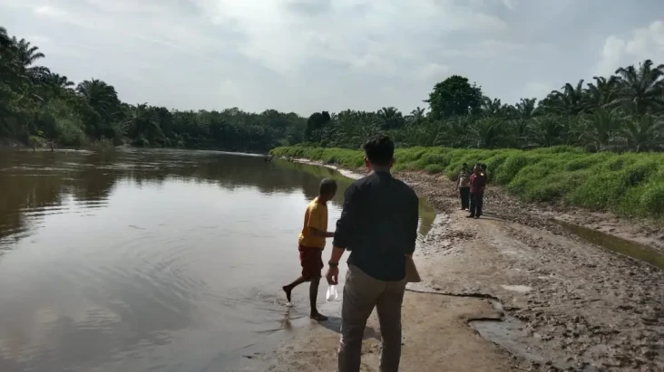 Berenang di Sungai Sosa,...