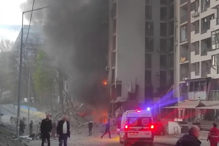 Rusia Bombardir Ibu...