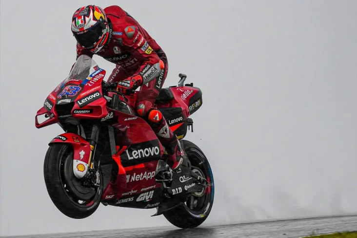 Desmosedici GP22 Melesat,...
