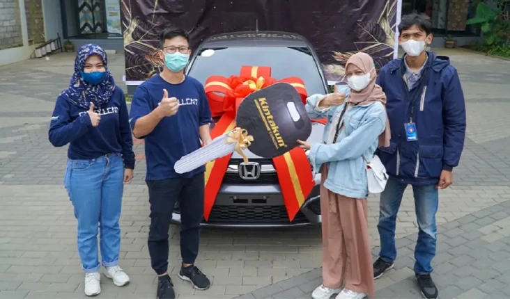 Mahasiswi asal Sukabumi...