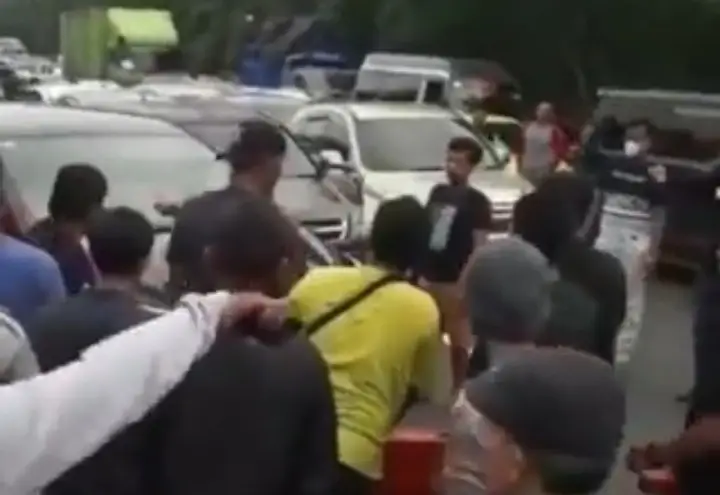 Heboh Pengendara Protes...