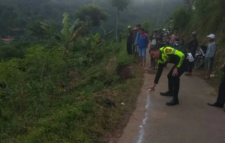 Tragis! Mobil Terjun...