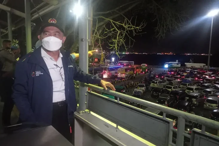 Tinjau Pelabuhan Merak,...