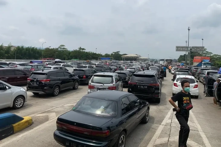 Macet Parah di KM 70...