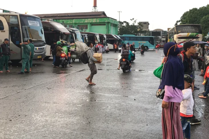 Terminal Bekasi Mulai...