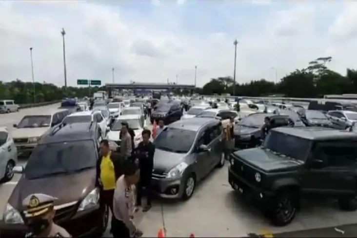 Horor! 5 Jam Pemudik...