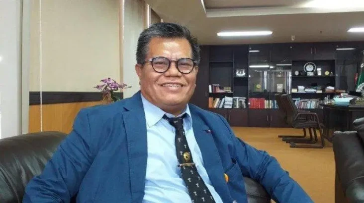 Rektor UNM Terbitkan...