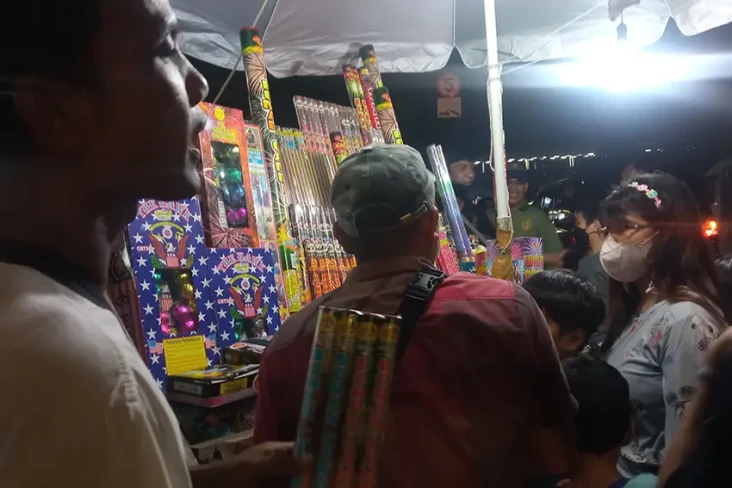 Kisah Penjual Petasan...