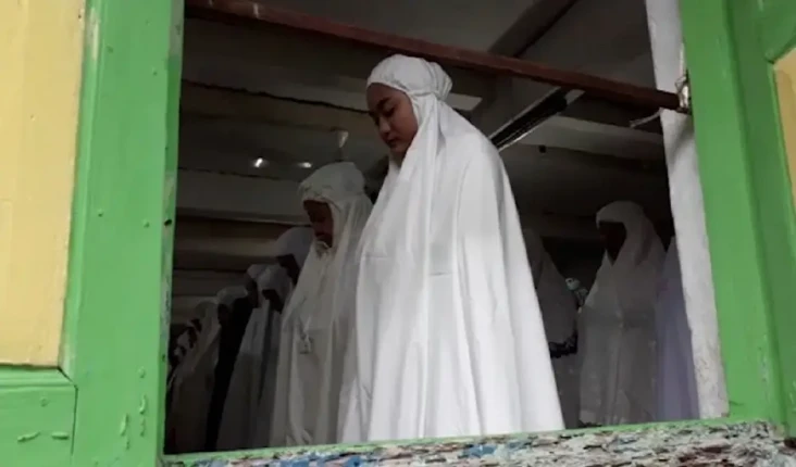 Jamaah Tarekat Naqsabandiah...