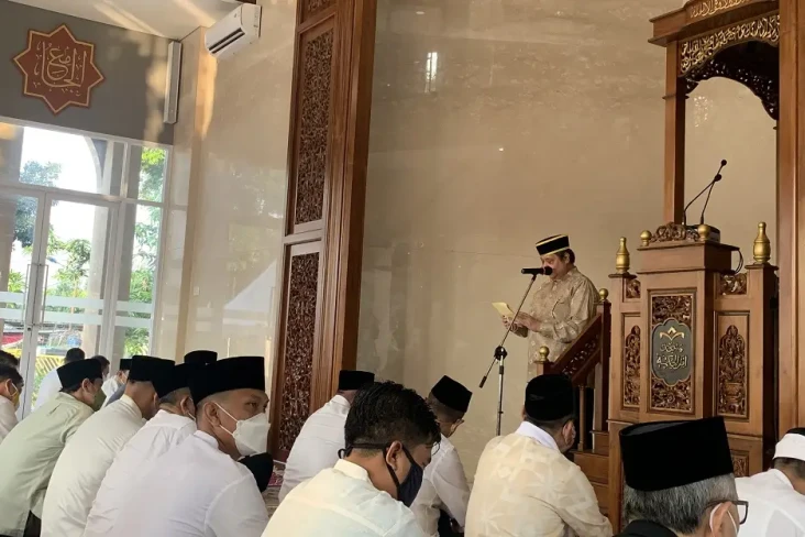 Salat Id di Kompleks...