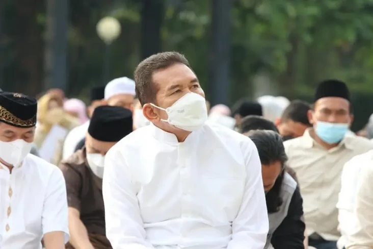 Jaksa Agung Serius Dengerin...