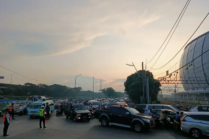 Jelang Salat Idul Fitri,...