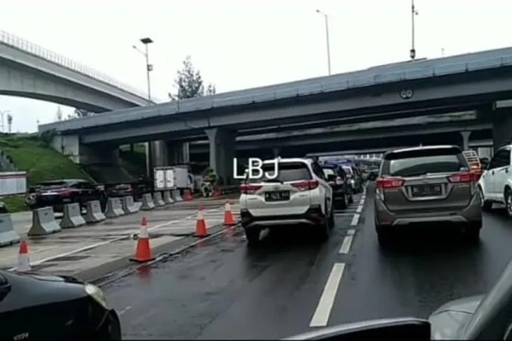 Macet Panjang, Polisi...