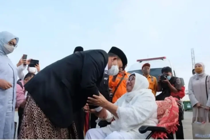 Salat Id di JIS, Anies:...