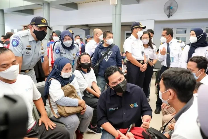 Erick Thohir Bagi-Bagi...