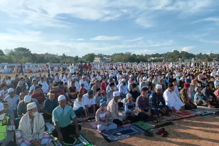 Ribuan Umat Muslim Kota...