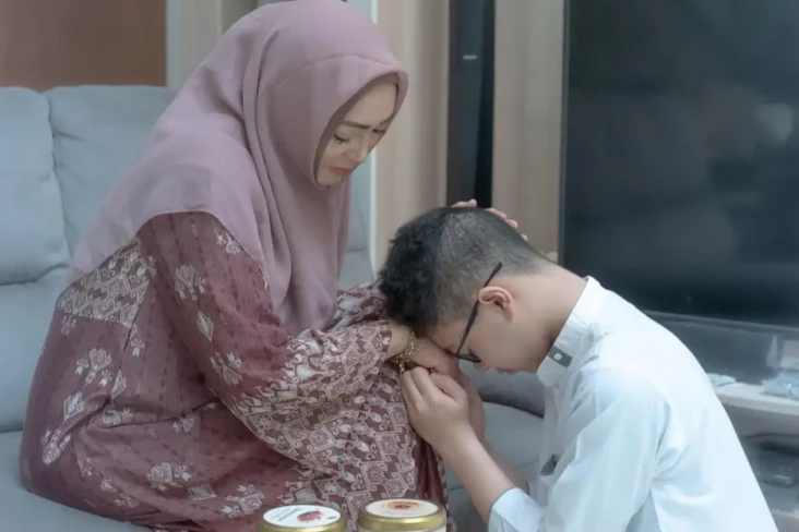 Rayakan Lebaran, Angelina...
