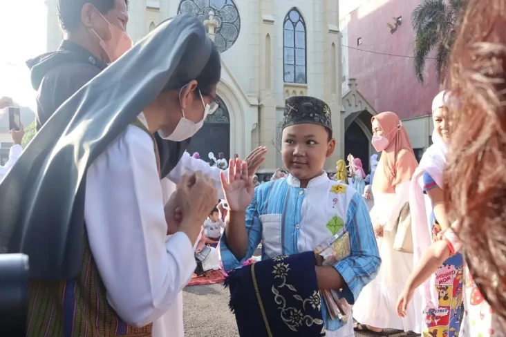 Indahnya Toleransi di...