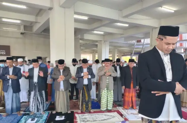 Salat Id Bareng Keluarga...