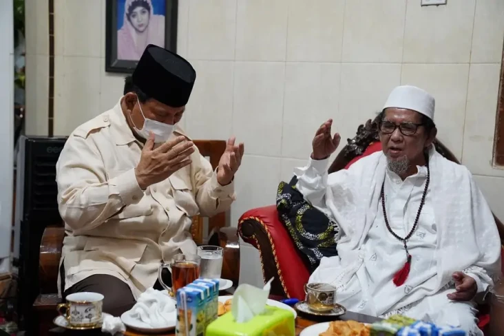 Kunjungi Dua Ulama di...