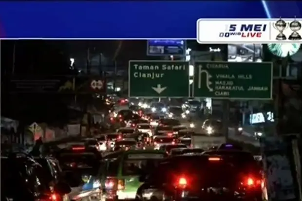 Malam Hari, Jalur Puncak...