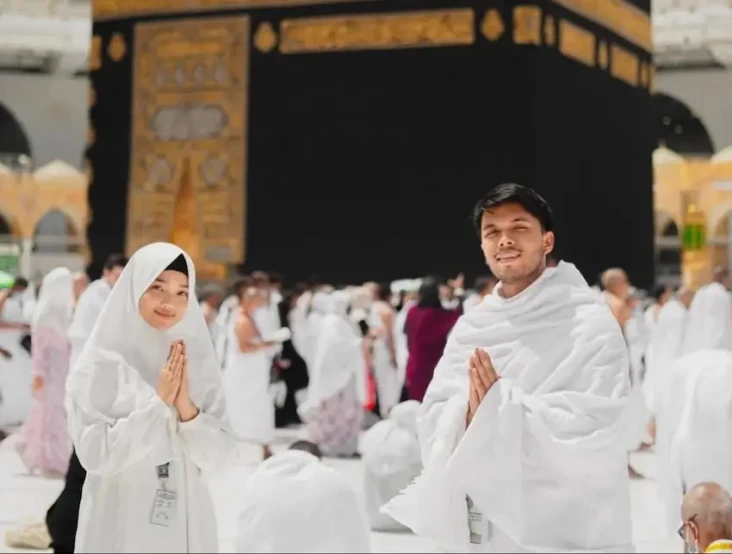 Thariq Halilintar Bagikan...