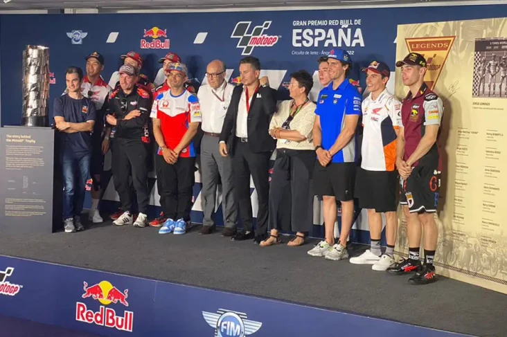 Dorna Sports Ancam Jatuhkan...
