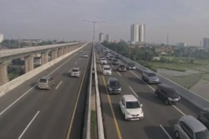 Kecelakaan di Tol Layang...