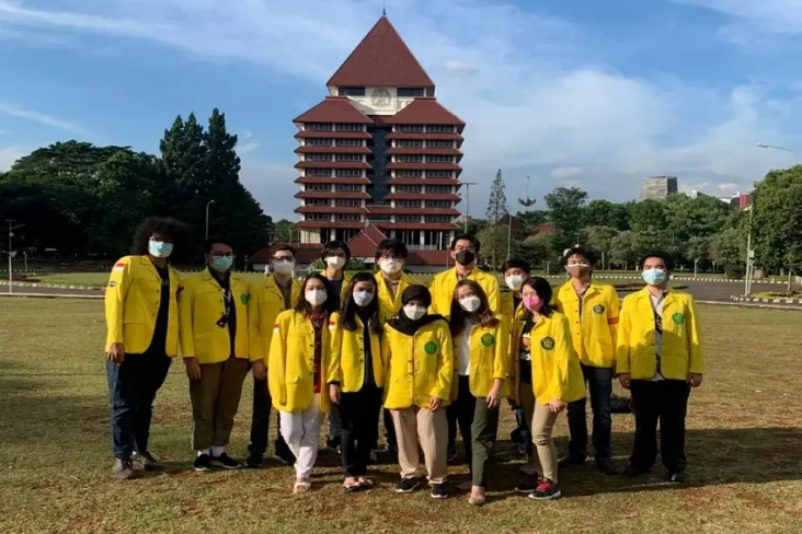 4 Jurusan Sastra yang...