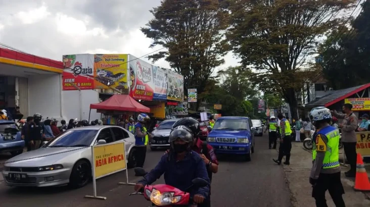 Kendaraan ke Destinasi...